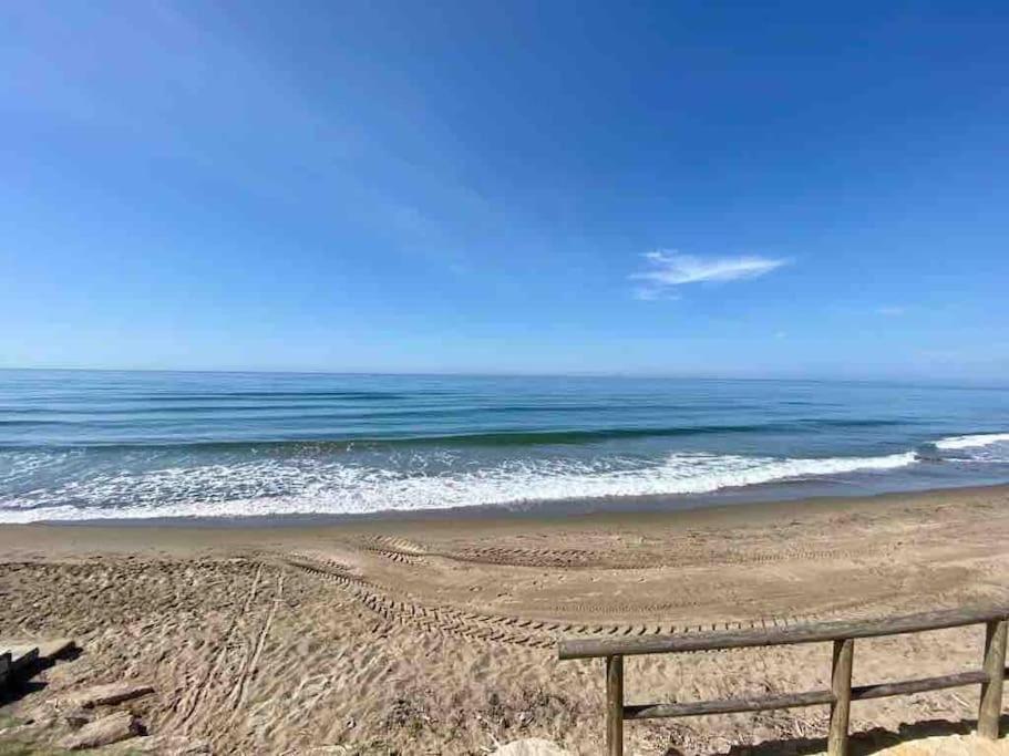マルベーリャDuplex Beach Cabopinoアパートメント エクステリア 写真